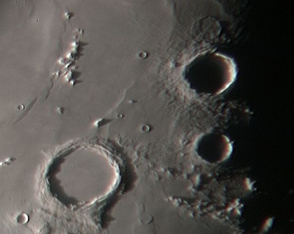 3 Mondkrater beieinander - eine schöne Formation!