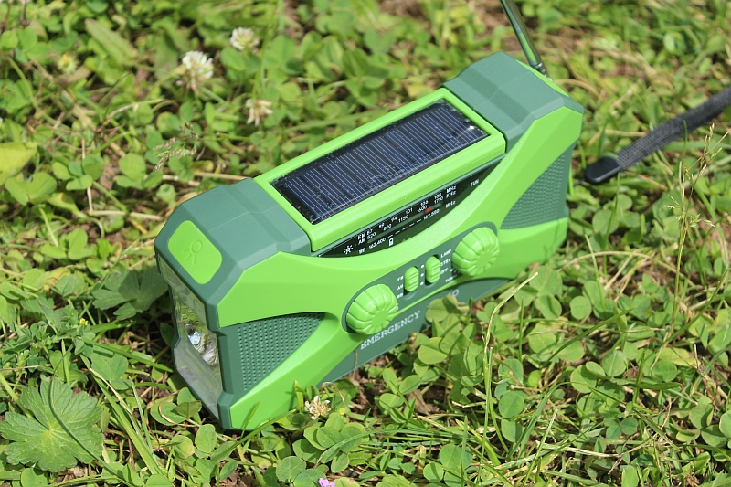 Solarradio FM Stereo / AM / WB 10.000 mAh