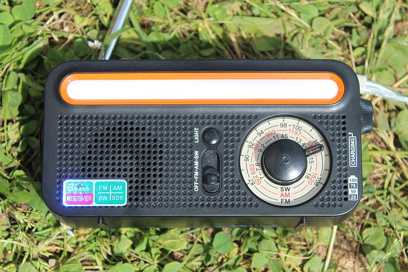 Gueray FY - R 903 Solarradio FM AM SW