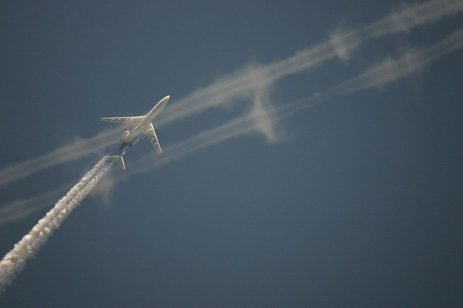 Dans mon 25cm-tlscope je peux photographier des avions en bonne qualit