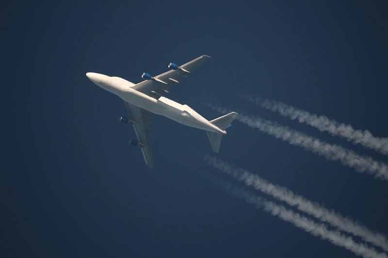 Boeing 747-409(LCF) Dreamlifter in cruising altitude photographed with a 25cm Newton Telescope