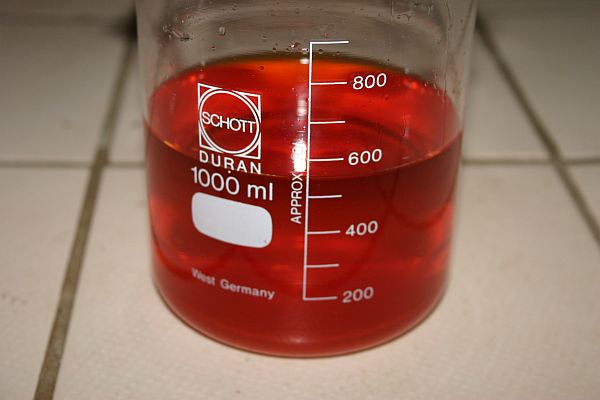 Palladiummchlorid (PdCl2) - Lösung in Becherglas